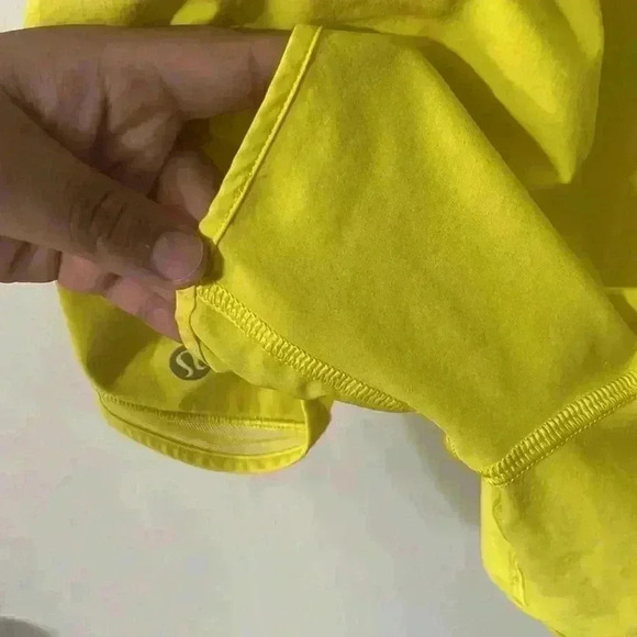 Lululemon Hotty hot short high rise - Picture 4 of 8